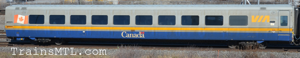 Passenger car VIA 3372 left side / Wagon de passager VIA 3372 coté gauche
